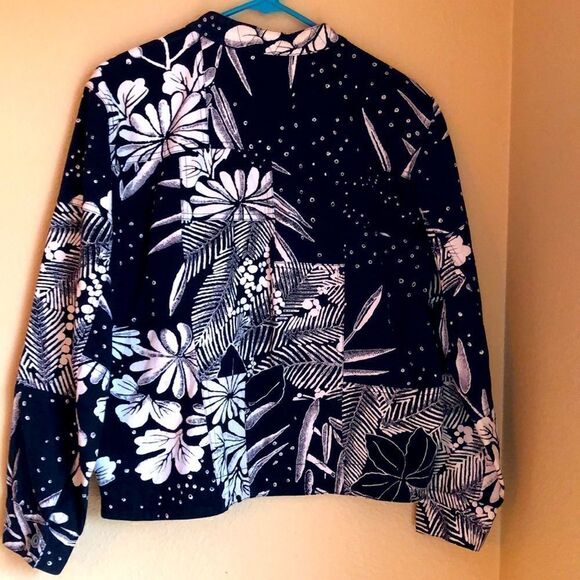 Chico’s button Jacket beautiful black and white patches of ferns leaves flowers - Picture 2 of 13
